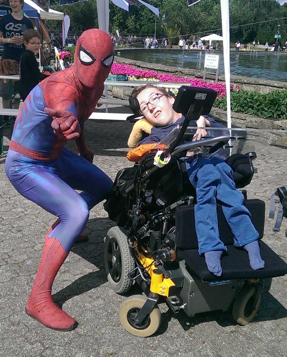 Andreas Huber mit Spiderman | Gründer Handicap Games